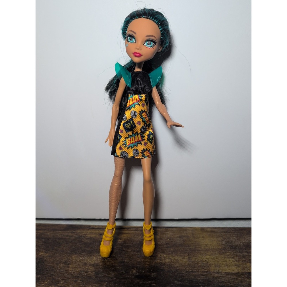Monster High Cleo De Nile Comic Book Doll 11"